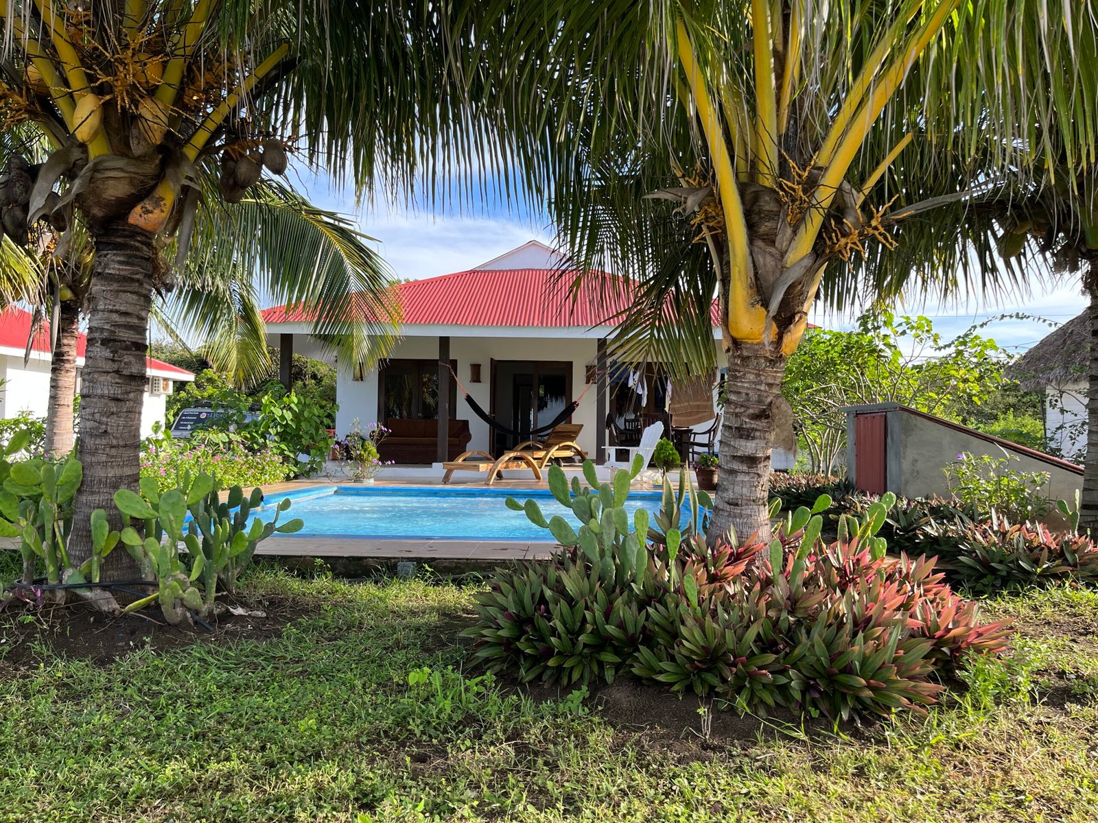 Casa Roja & Pool (Entire home)